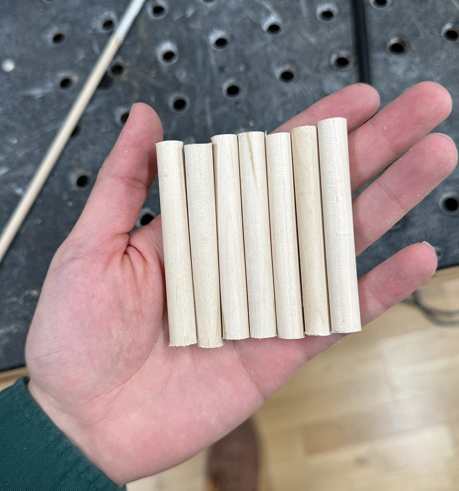 6 dowels of the same length.