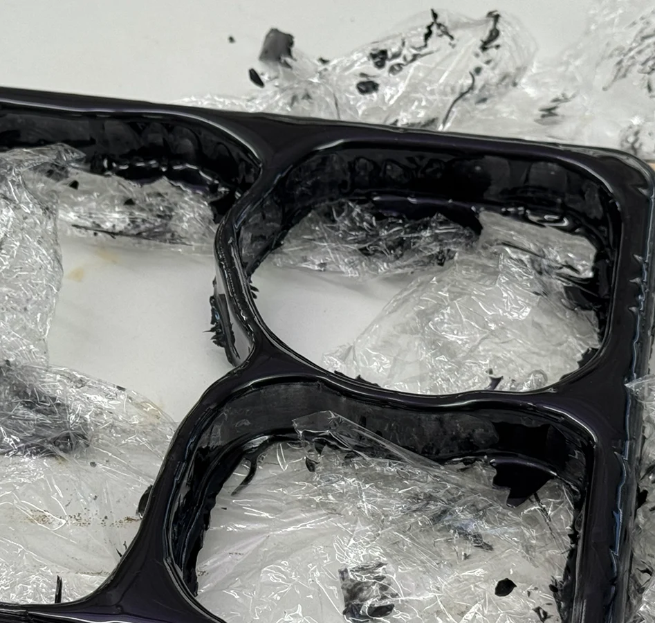 Zoomed in view of epoxy on plastic.